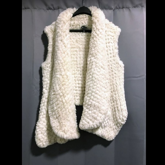 Love Token Faux Fur Vest - so soft and warm - Picture 1 of 2